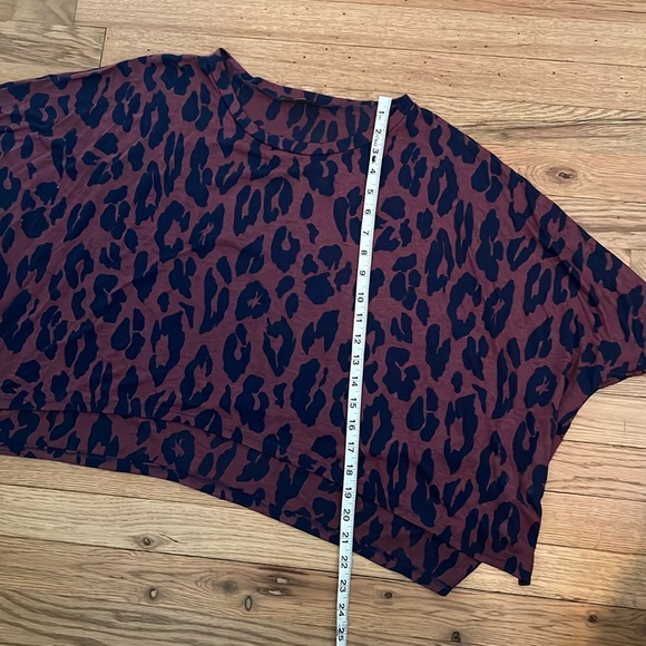 Soprano Leopard Print Short Dolmen Sleeve Top Size M - Picture 3 of 6